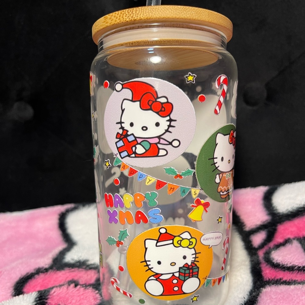 Hello Kitty Christmas 16oz glass cup with straw